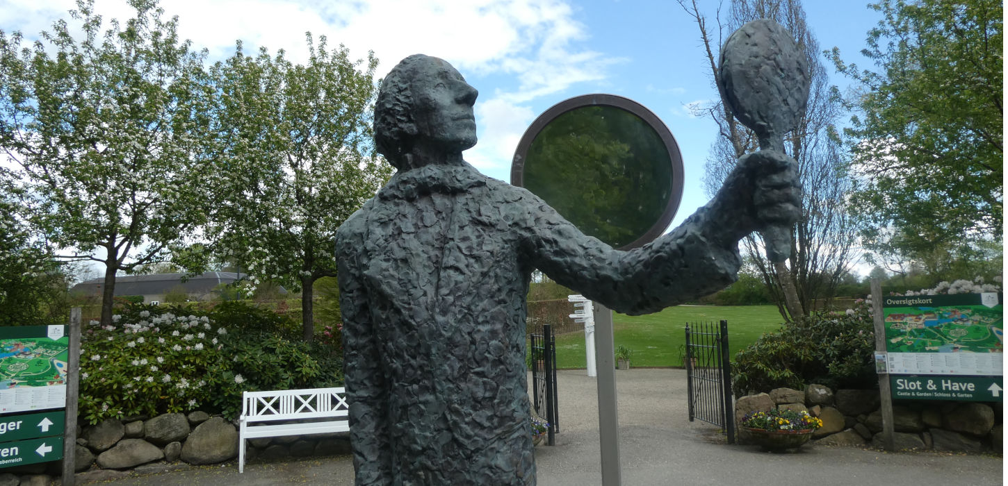 Bronzestatue af H. C. Andersen | Egeskov | VisitFaaborg